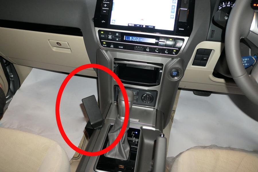 ClicOn 635788 console dashboard mount for Toyota Prado 2022–2023, with vehicle-specific no-drill, no-glue installation and no dashboard dismantling required.