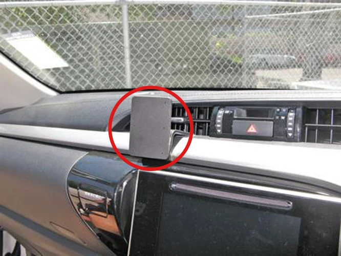 ClicOn 655176 angled dashboard mount for Toyota Hilux N80 2016–2025, designed for drill-free installation and attachment of a separate device holder.