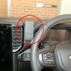 ClicOn 655832 centre dashboard mount with pre-drilled AMPS holes for Ford Ranger, Ranger Wildtrak, Ranger Raptor and Everest 2022–2025.